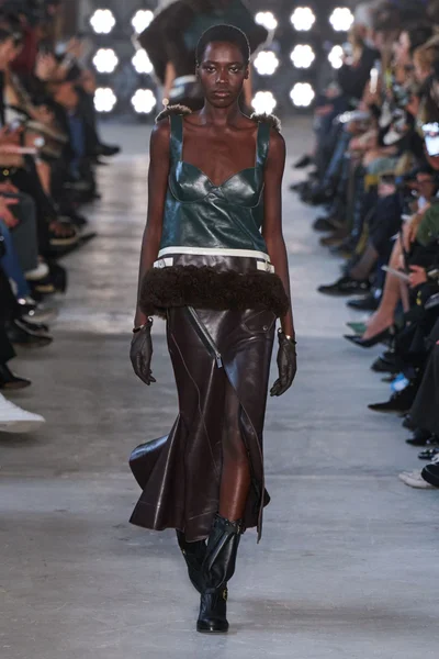 Look 26